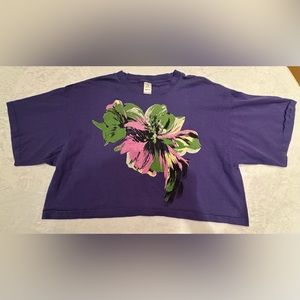 Danskin Women’s Purple Short Sleeve Crop Top With Flower Picture Size L/XL